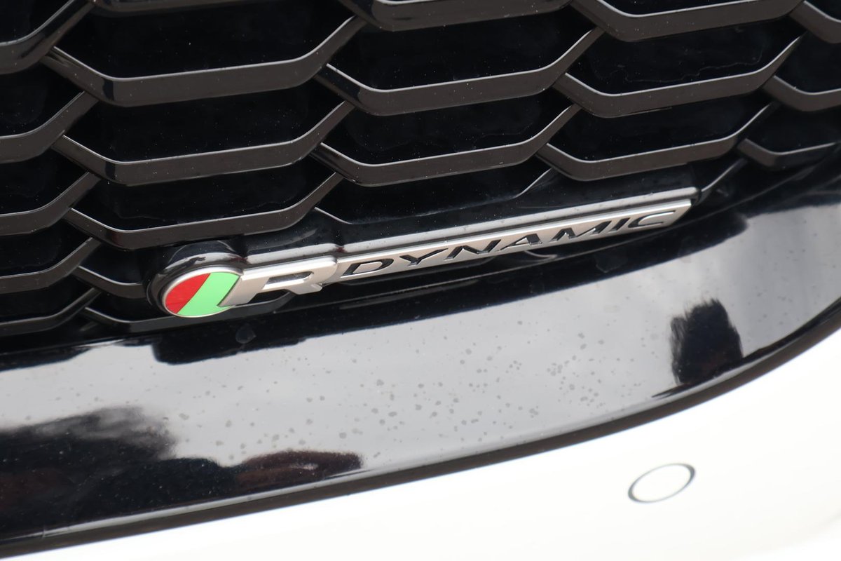 2020 Jaguar XE P300 R-Dynamic SE X760 MY20 image 36