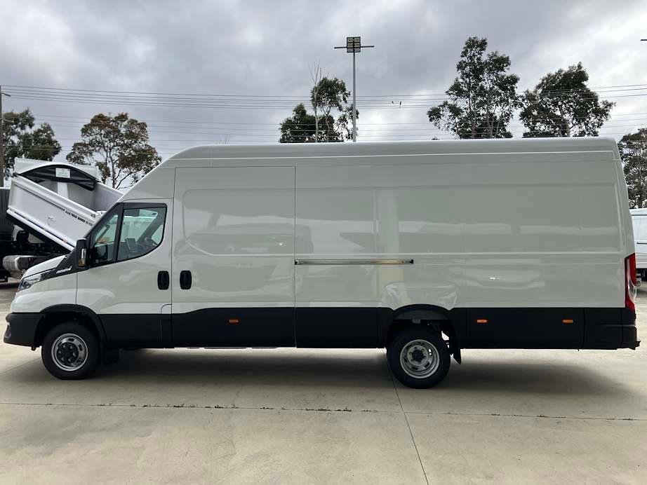 2026 Iveco Daily 50C18V image 8