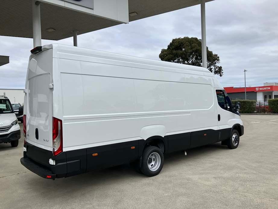2026 Iveco Daily 50C18V image 11