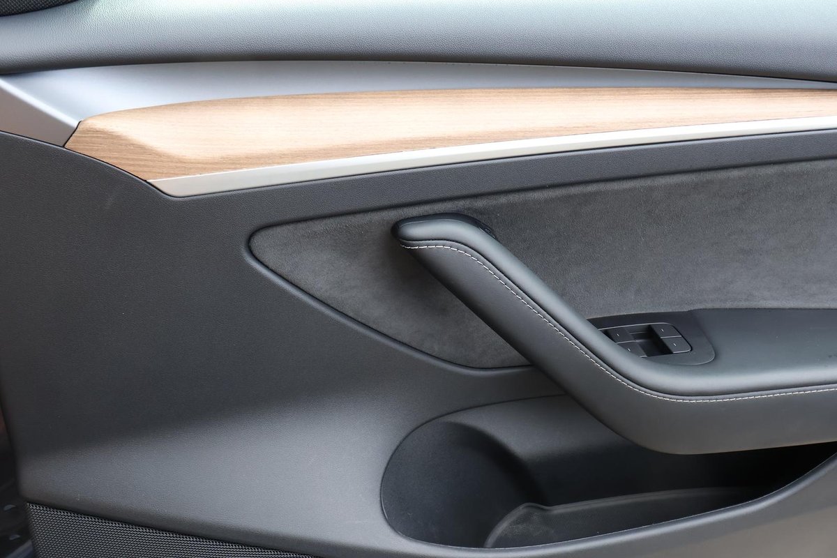 2022 Tesla Model 3 Rear-Wheel Drive image 21