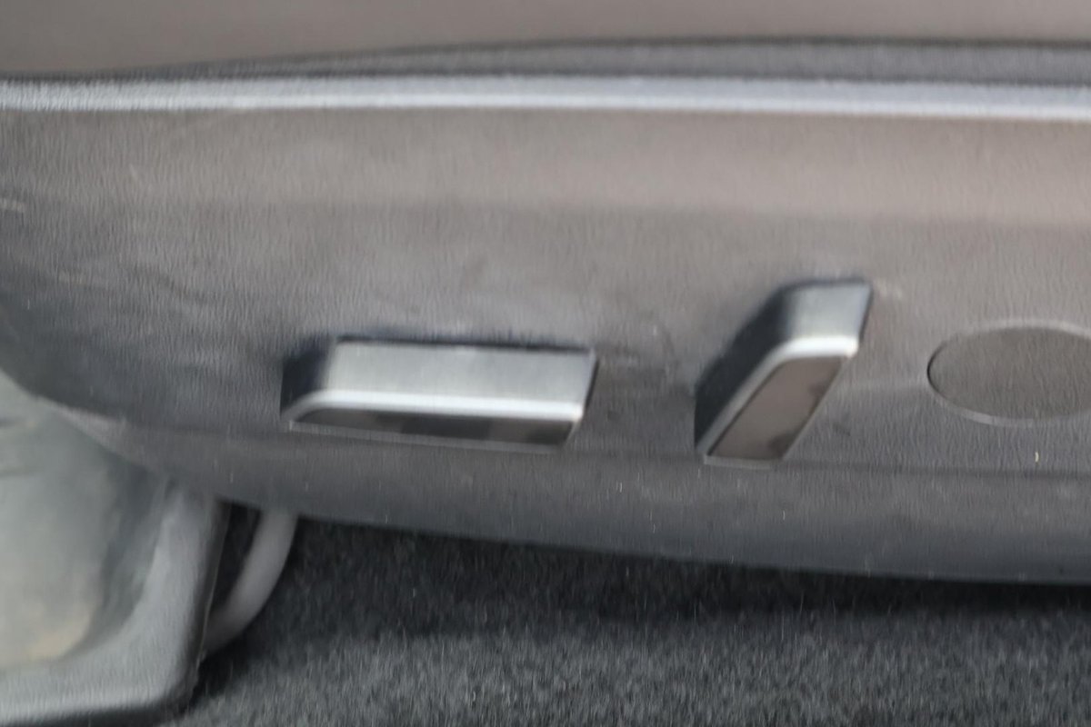 2022 Tesla Model 3 Rear-Wheel Drive image 27