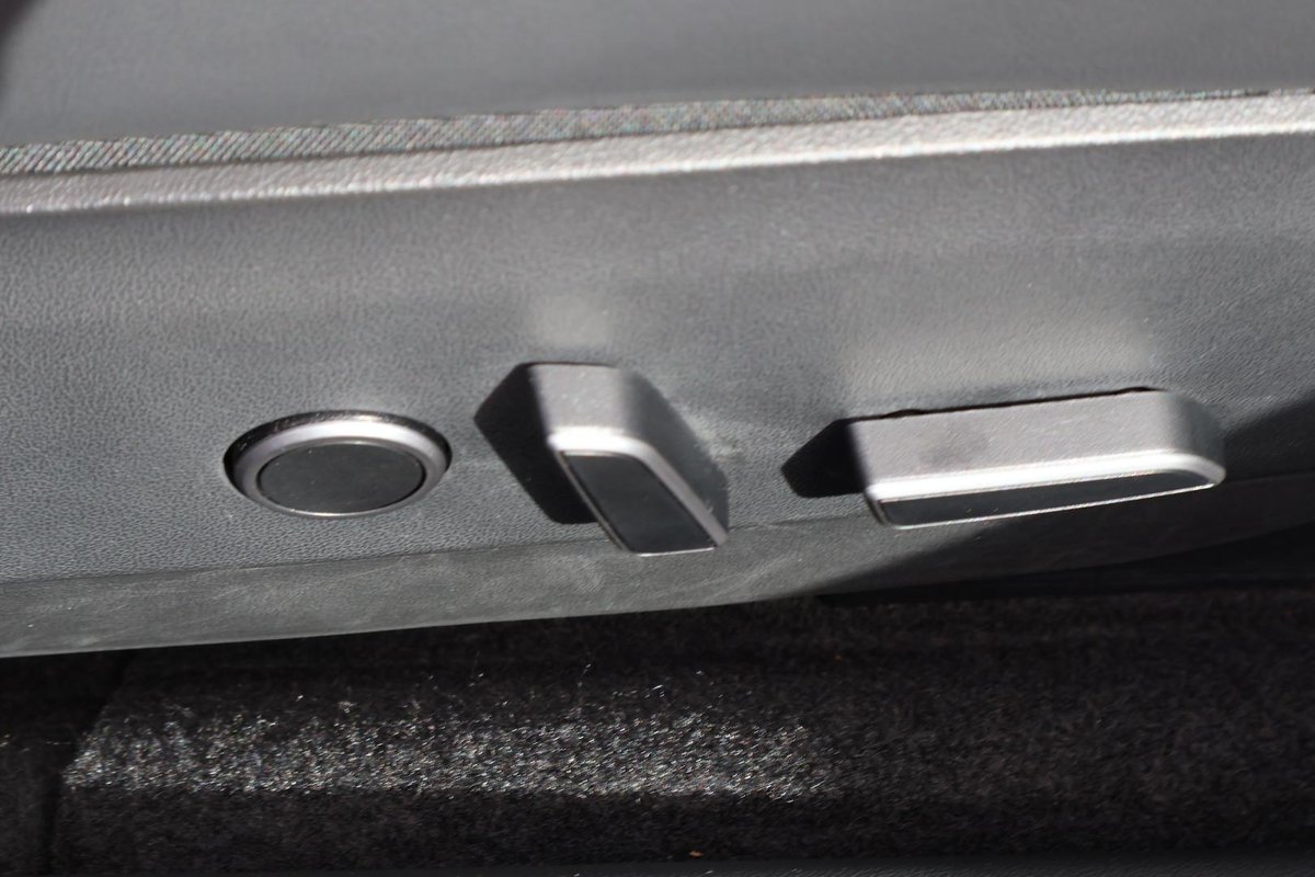 2022 Tesla Model 3 Rear-Wheel Drive image 22