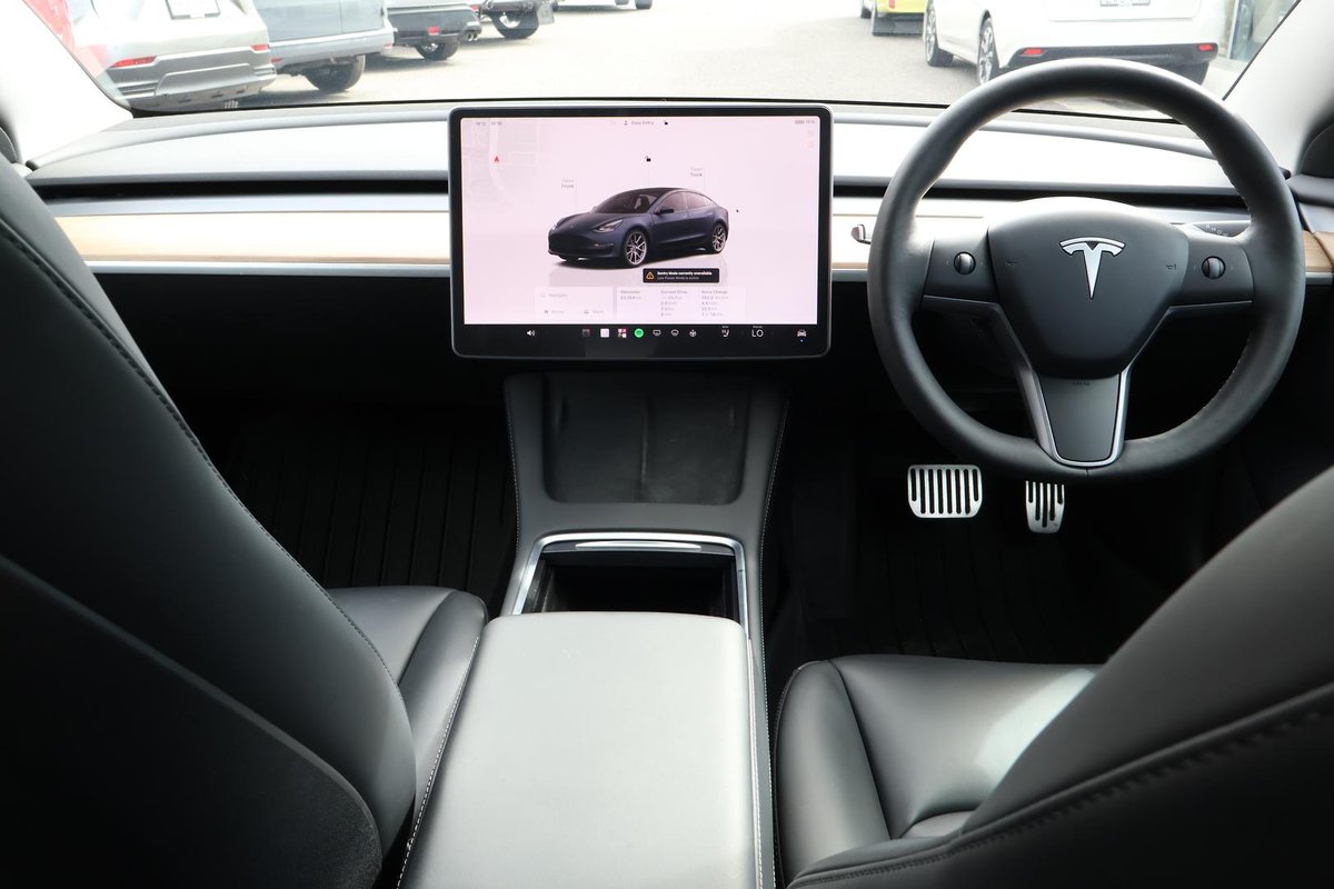 2022 Tesla Model 3 Rear-Wheel Drive image 9