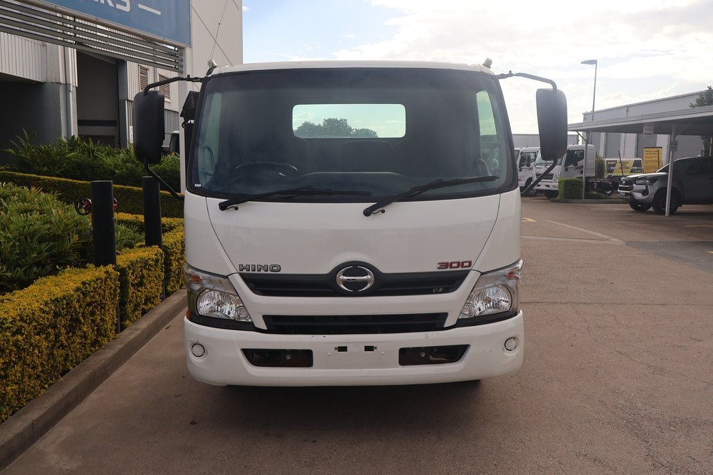 2018 HINO DUTRO 616 image 18