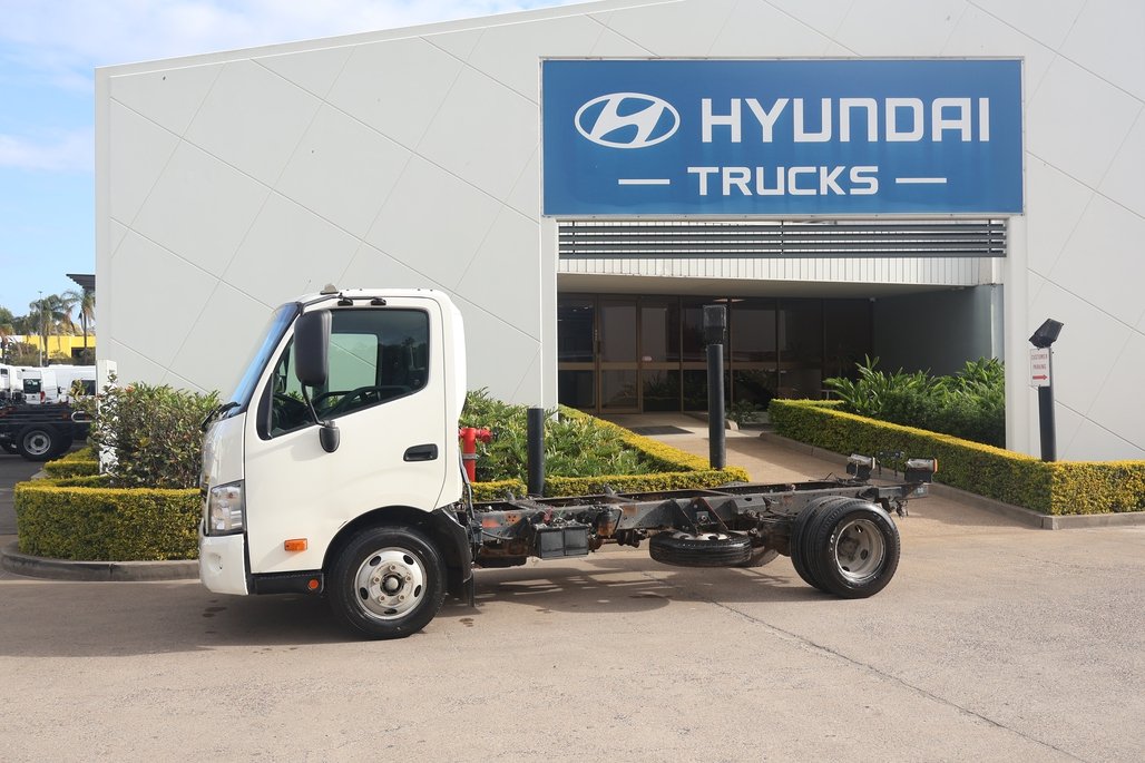 2018 HINO DUTRO 616 image 21