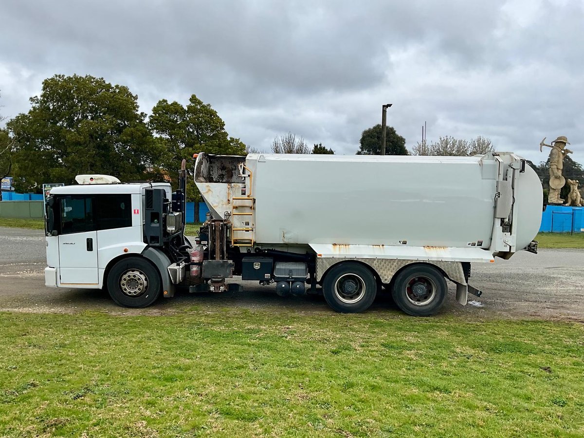 2019 Mercedes-Benz Econic 2630 image 24