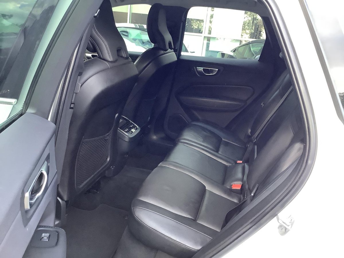 2023 Volvo XC60 Ultimate B5 Bright MY23 AWD image 13