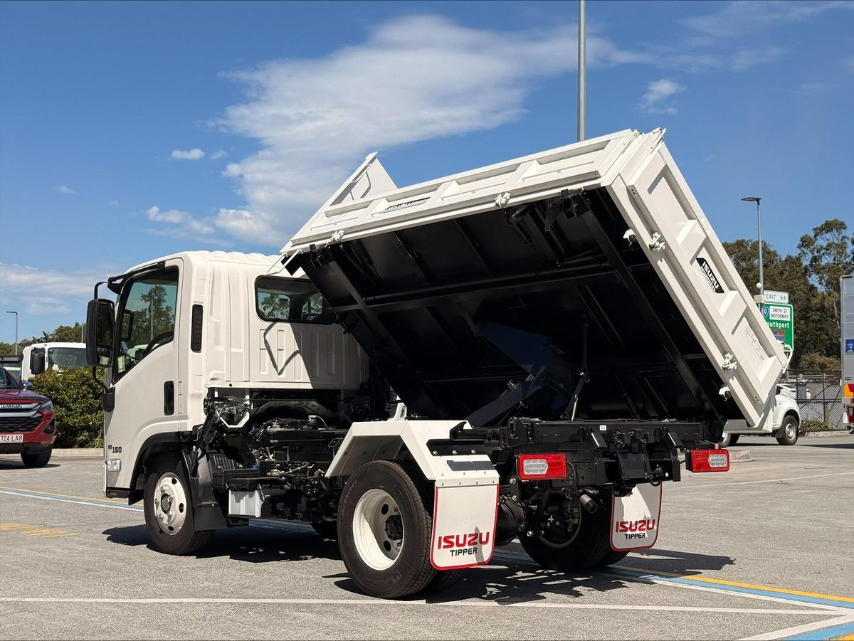 2026 Isuzu Nmr 65/45-150 Tri-Tipper image 7