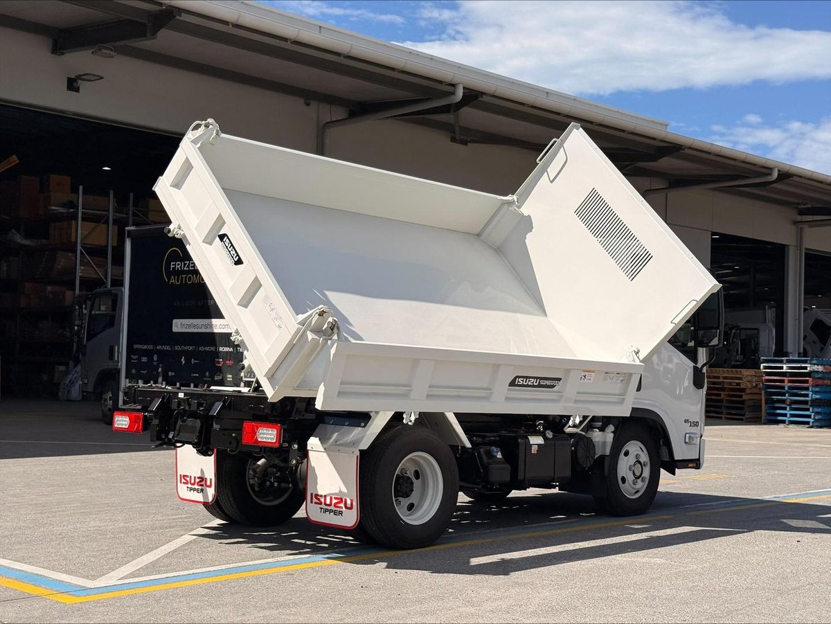 2026 Isuzu Nmr 65/45-150 Tri-Tipper image 9