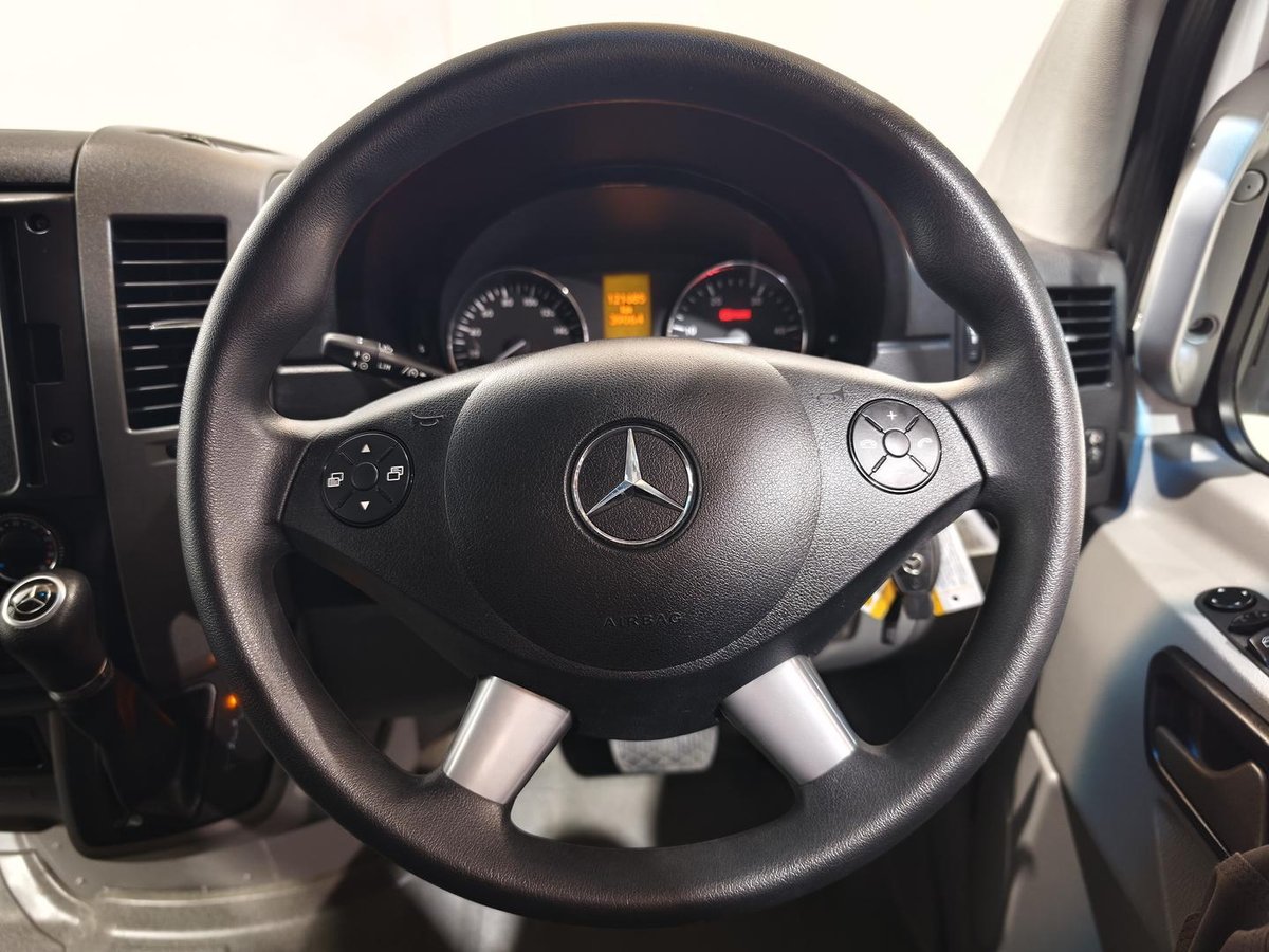 2016 Mercedes-Benz Sprinter 319CDI NCV3 image 9
