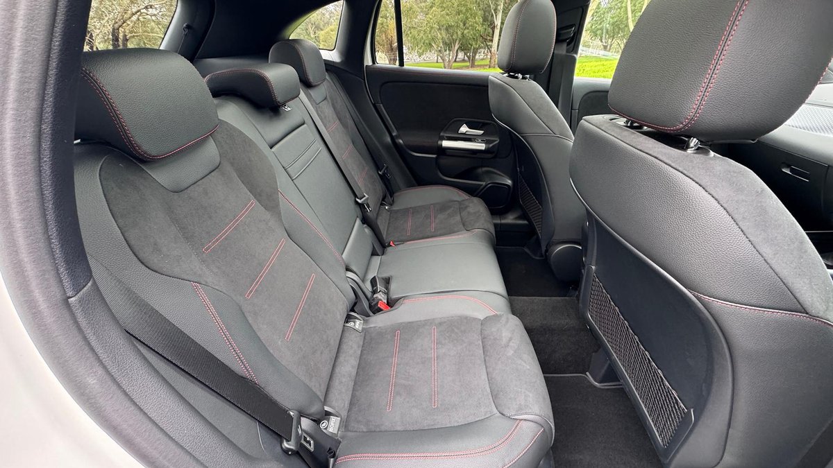 2025 Mercedes-Benz GLA-Class GLA200 H247 image 18