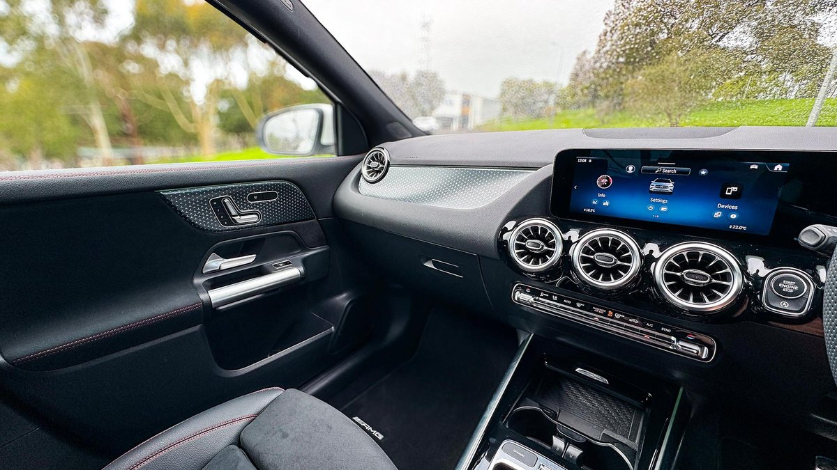 2025 Mercedes-Benz GLA-Class GLA200 H247 image 16