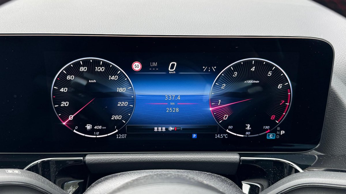 2025 Mercedes-Benz GLA-Class GLA200 H247 image 12