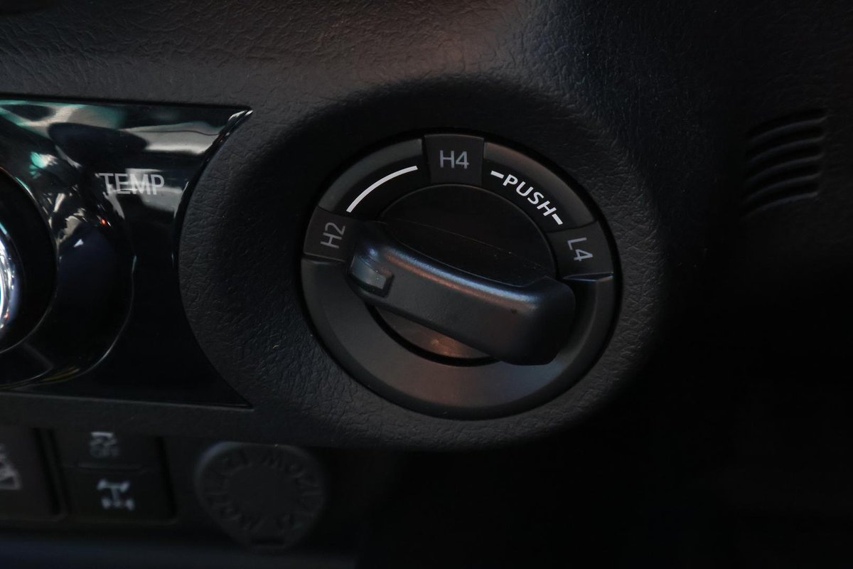 2021 Toyota Hilux SR5 GUN126R 4X4 Dual Range image 19