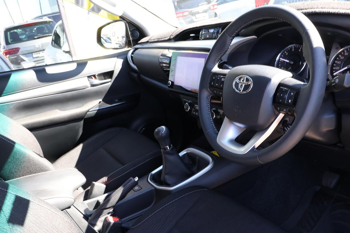 2021 Toyota Hilux SR5 GUN126R 4X4 Dual Range image 7