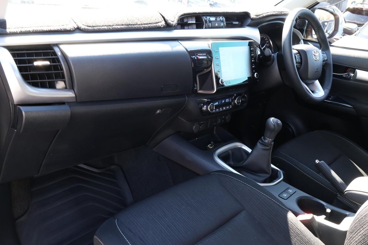 2021 Toyota Hilux SR5 GUN126R 4X4 Dual Range image 24