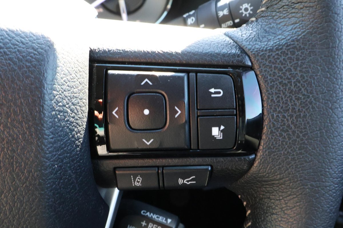 2021 Toyota Hilux SR5 GUN126R 4X4 Dual Range image 11