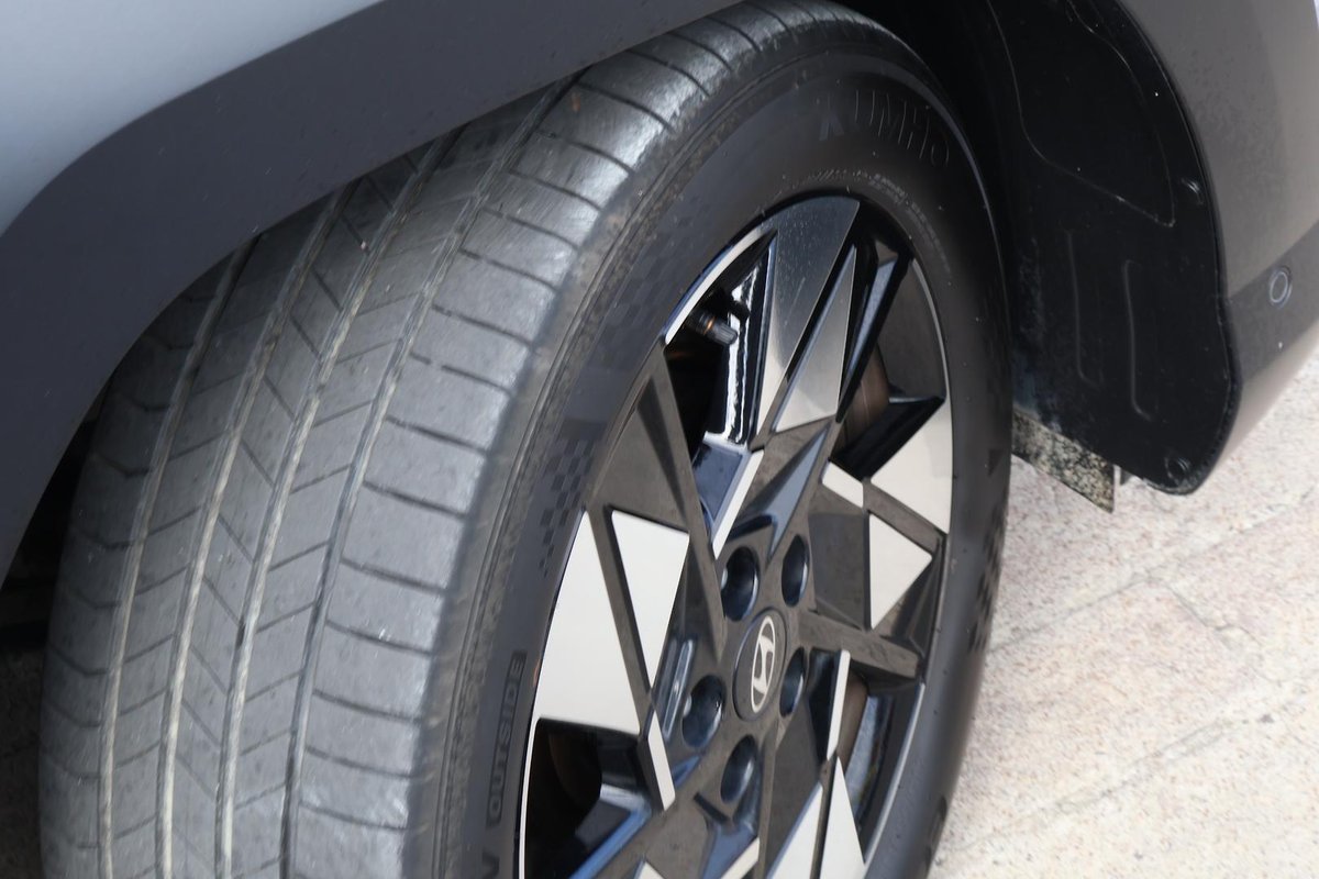 2024 Hyundai Kona Premium SX2.V1 MY24 image 33