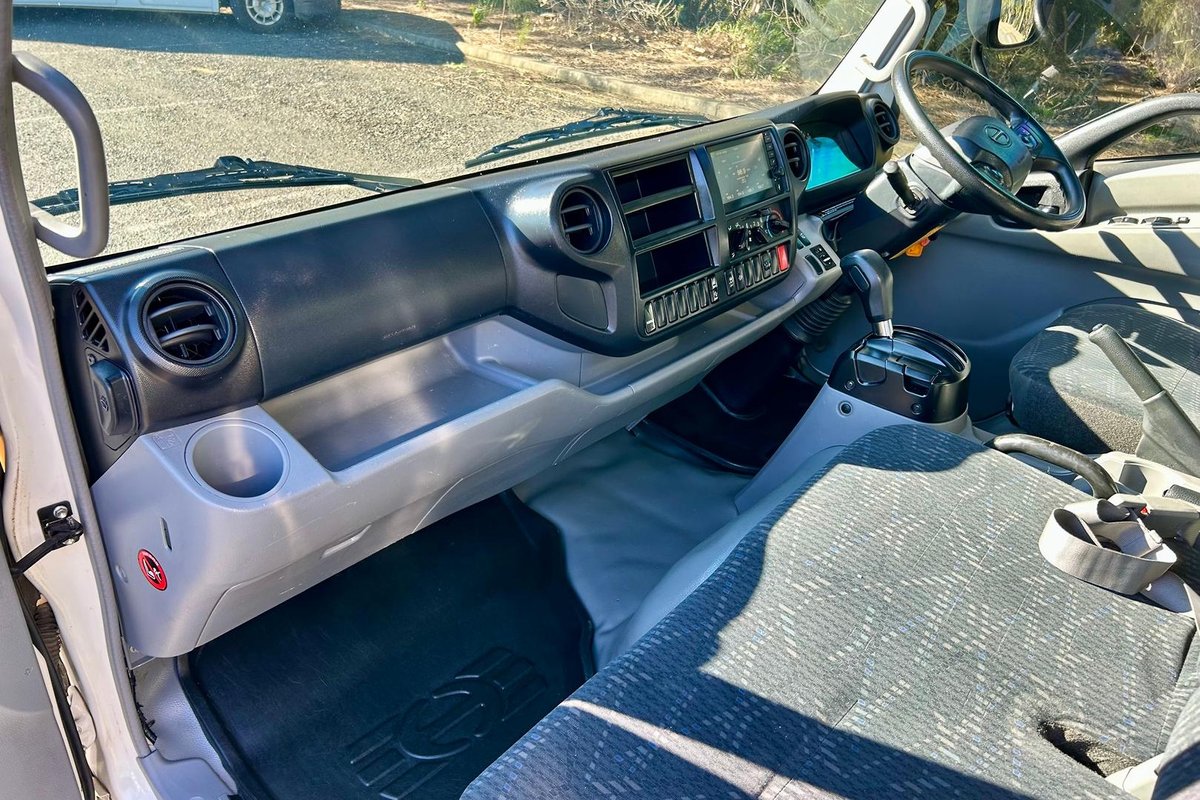 2020 Hino 300 Series 616 image 24