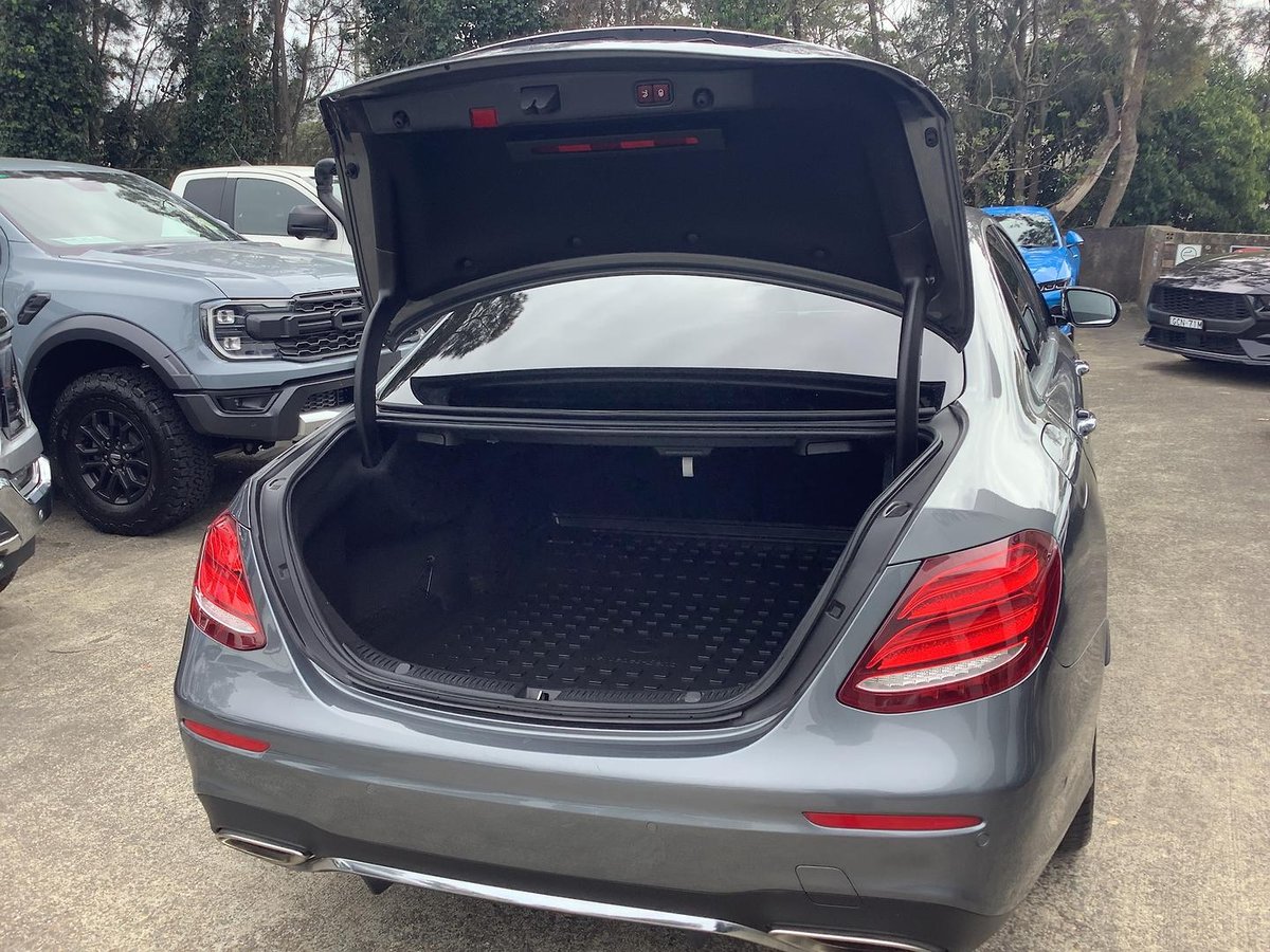 2020 Mercedes-Benz E-Class E300 W213 image 12