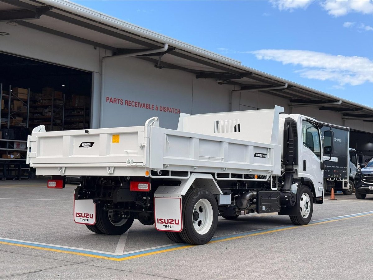 2026 Isuzu Nqr 88/80-190 Tipper image 7