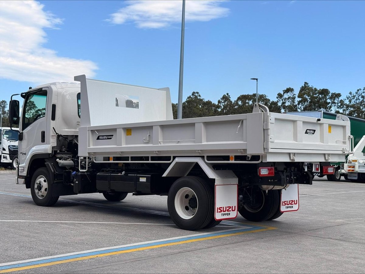 2026 Isuzu Frr 110-240 Tipper image 10