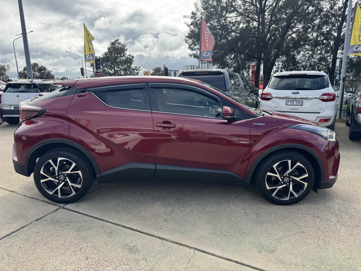 2017 Toyota C-HR Koba NGX10R image 7