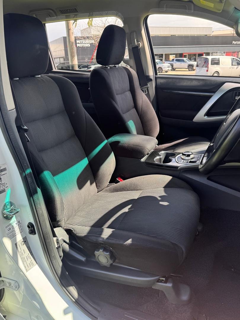 2017 Mitsubishi Pajero Sport GLX QE MY17 4X4 Dual Range image 25