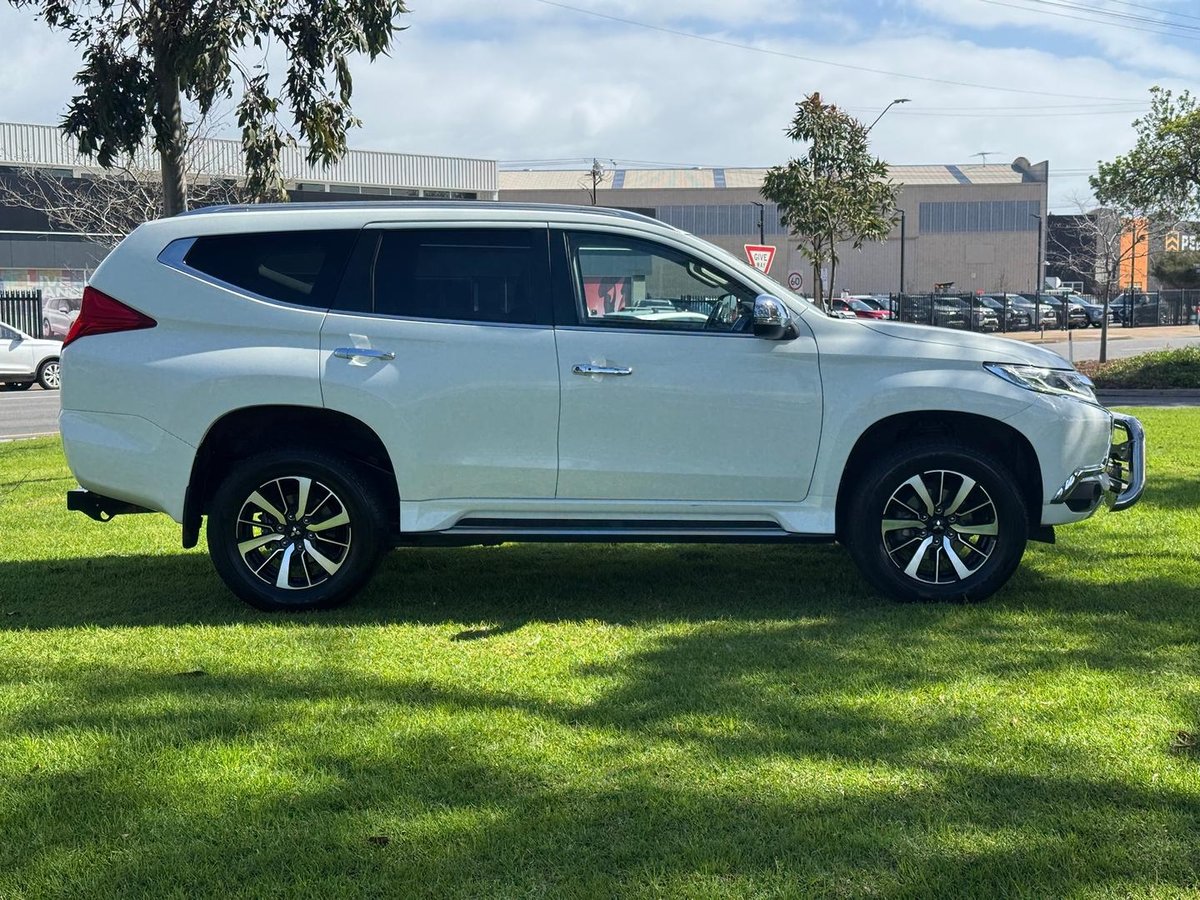 2017 Mitsubishi Pajero Sport GLX QE MY17 4X4 Dual Range image 8