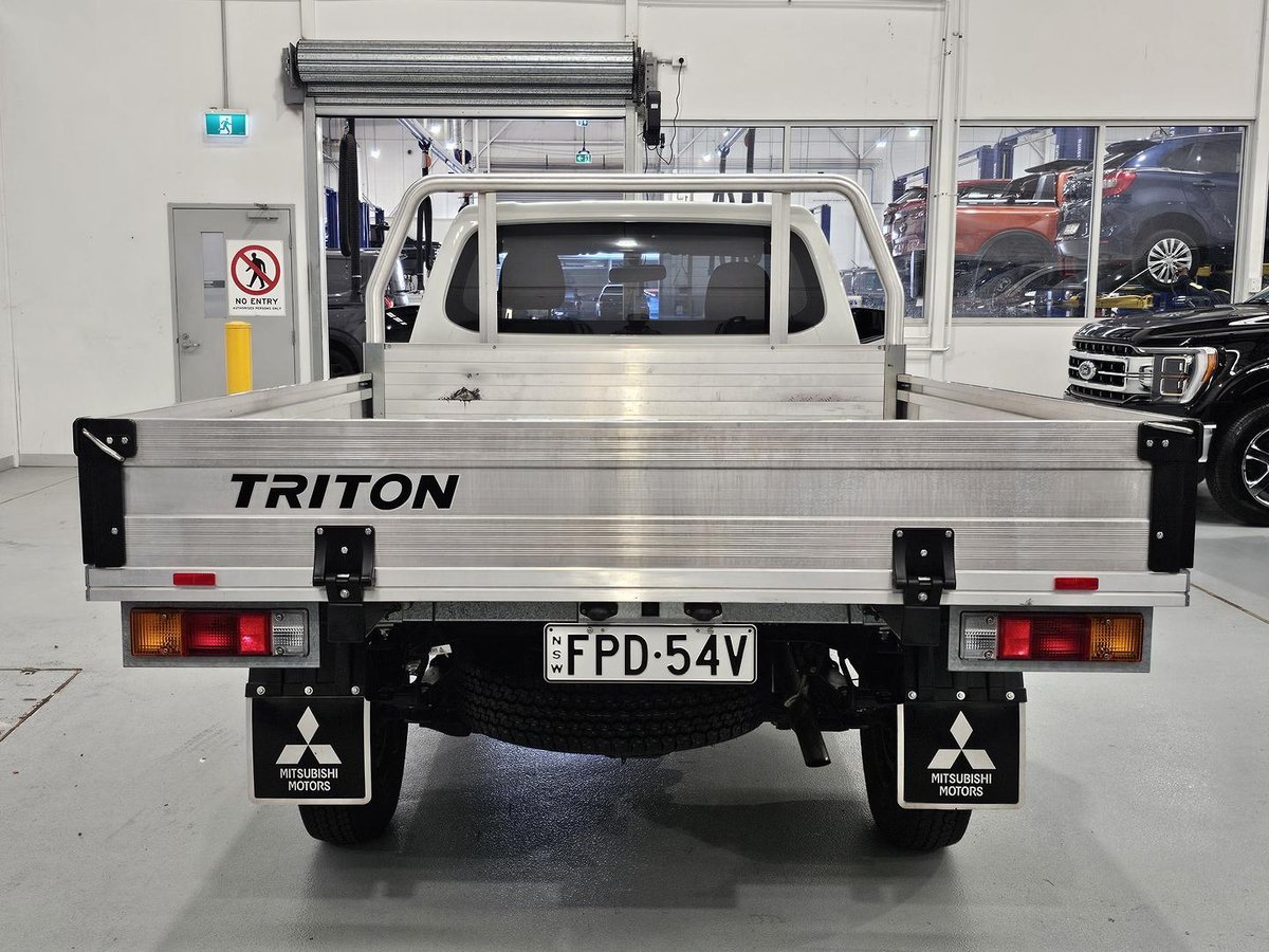 2024 Mitsubishi Triton GLX MR MY23 4x2 image 8