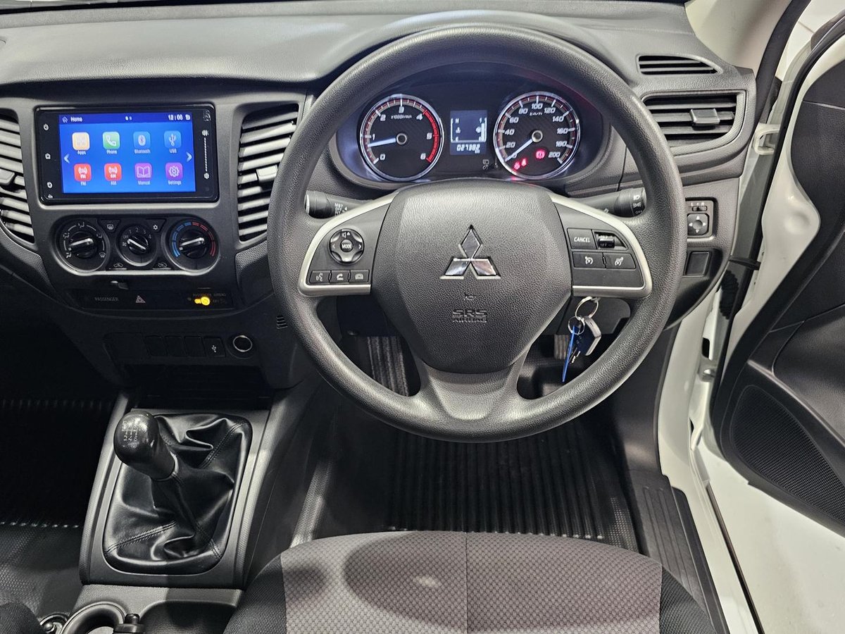 2024 Mitsubishi Triton GLX MR MY23 4x2 image 13