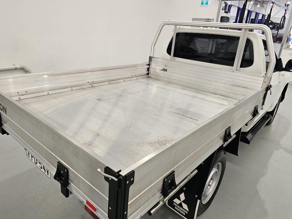 2024 Mitsubishi Triton GLX MR MY23 4x2 image 10