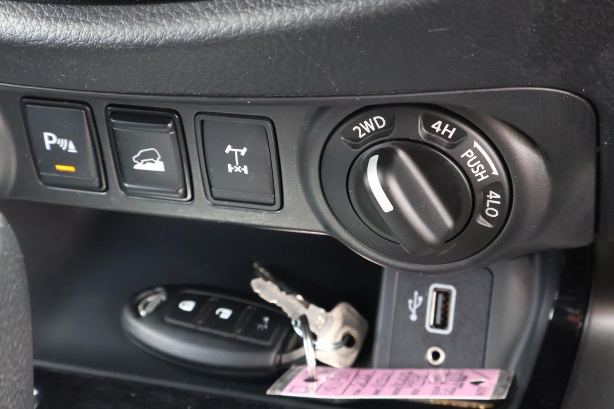 2022 Nissan Navara PRO-4X Warrior D23 MY22 4X4 Dual Range image 19
