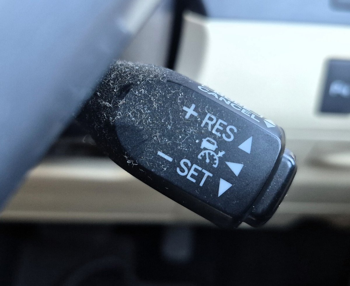 2016 Toyota Kluger image 15
