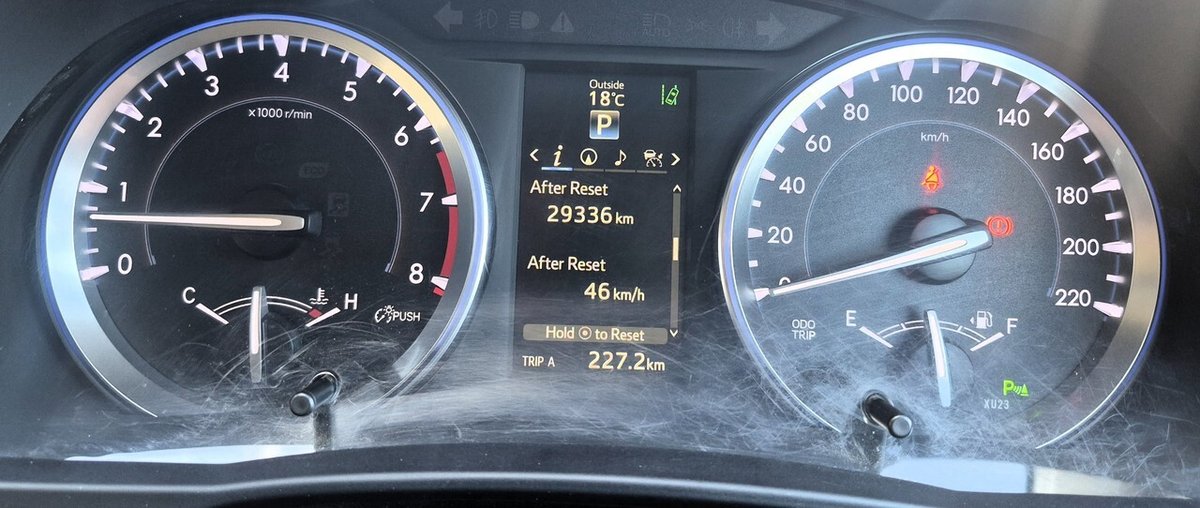 2016 Toyota Kluger image 16