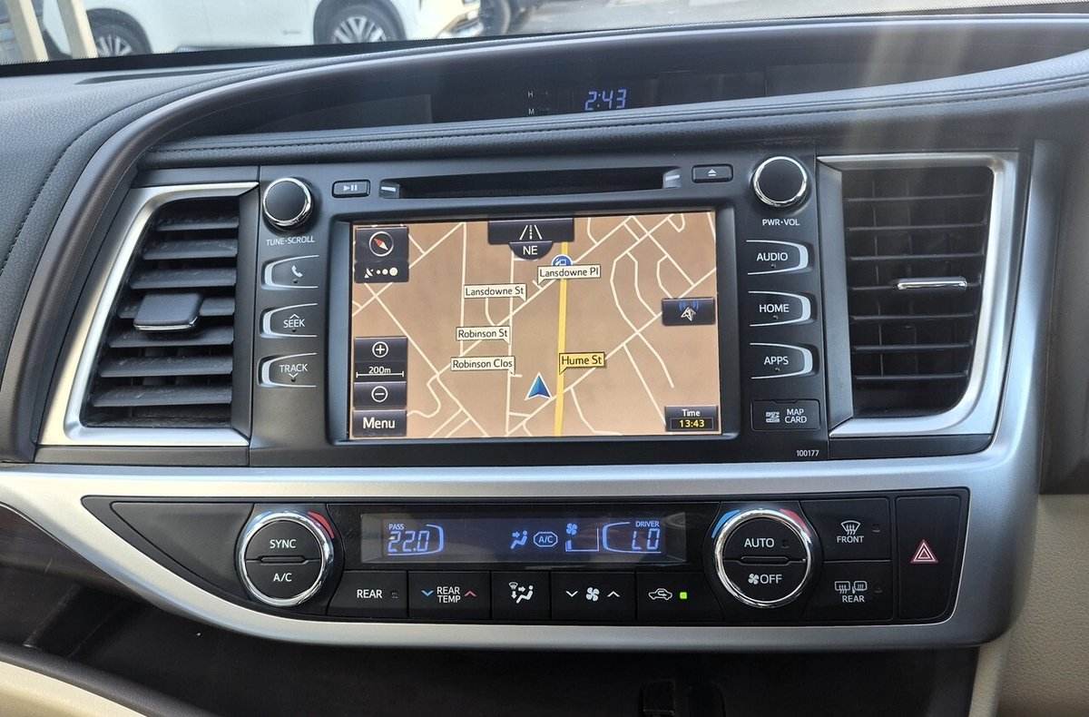2016 Toyota Kluger image 21