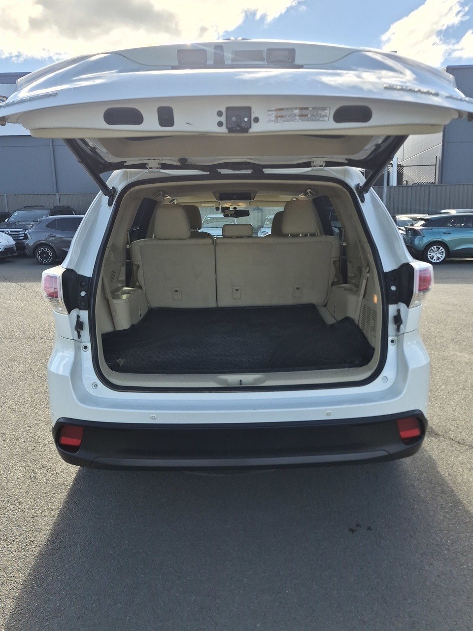 2016 Toyota Kluger image 7