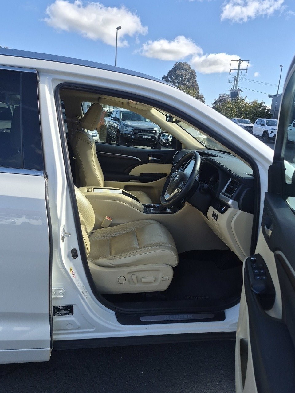 2016 Toyota Kluger image 8