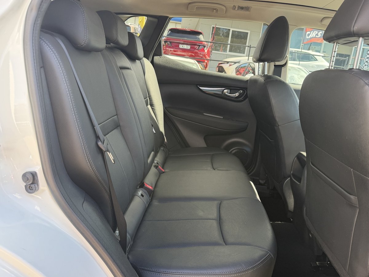 2016 Nissan QASHQAI Ti J11 image 13