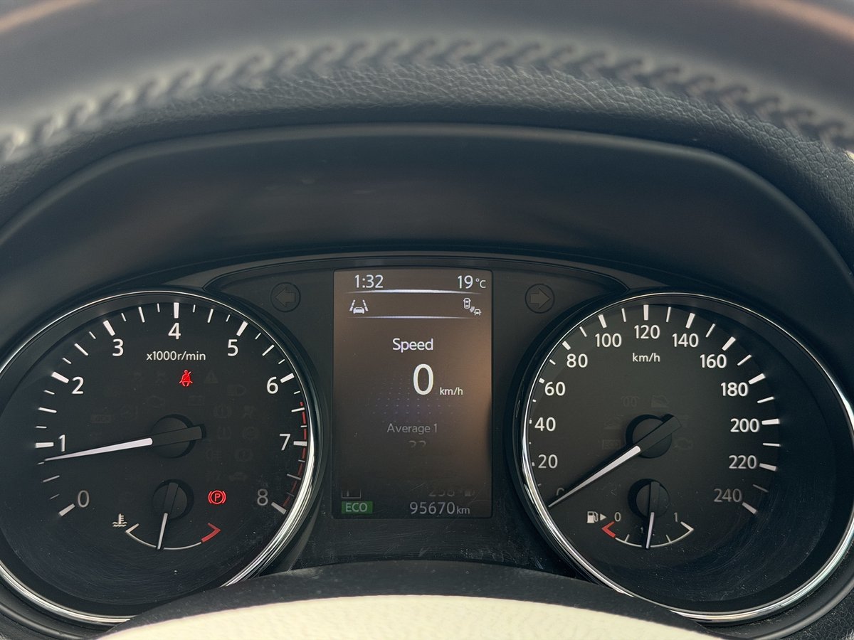 2016 Nissan QASHQAI Ti J11 image 17