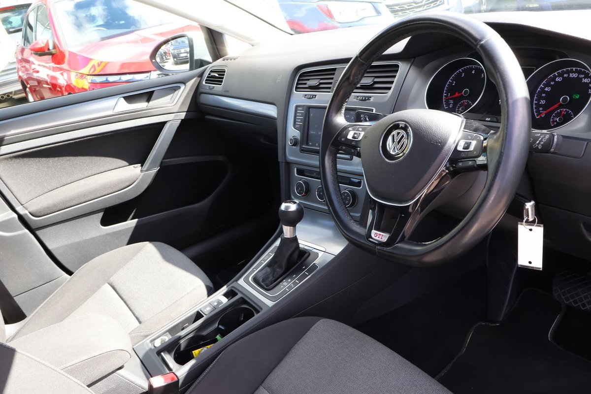 2016 Volkswagen Golf 92TSI Trendline 7 MY16 image 7