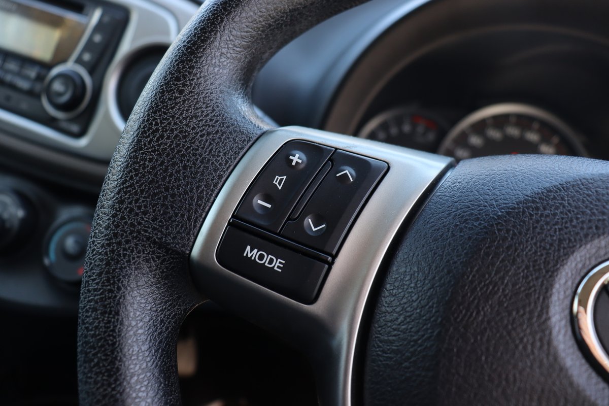 2013 Toyota Yaris YR NCP130R image 11