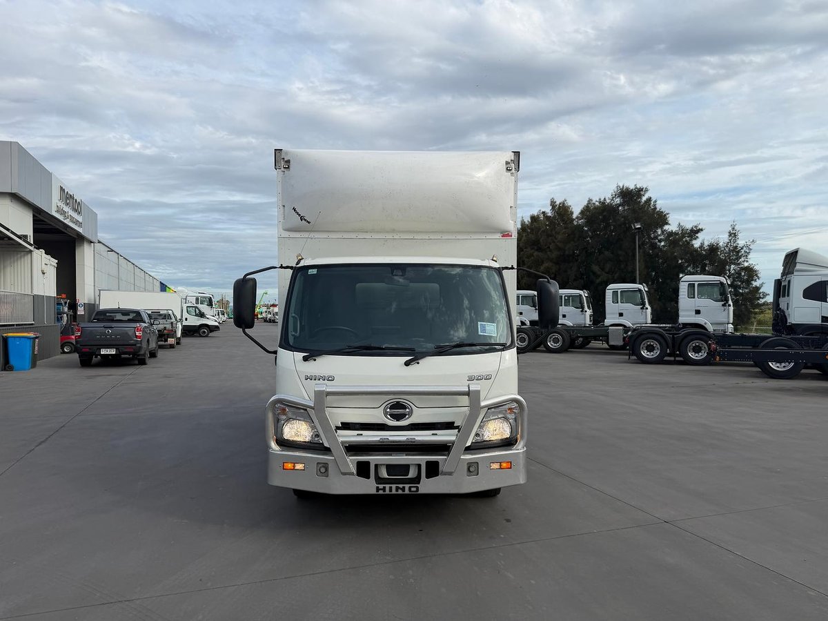 2024 Hino 300 Series 616 image 12