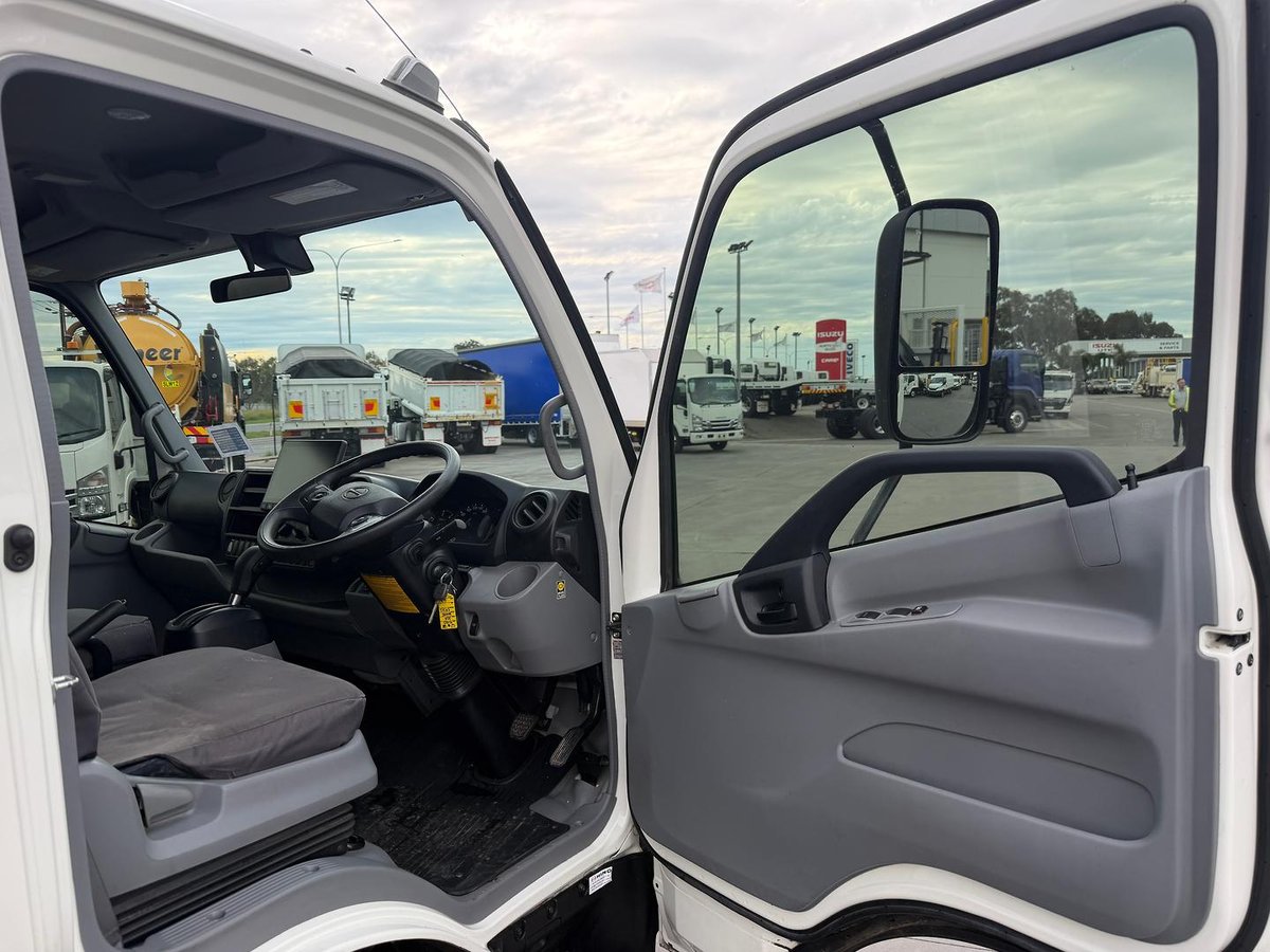 2024 Hino 300 Series 616 image 16