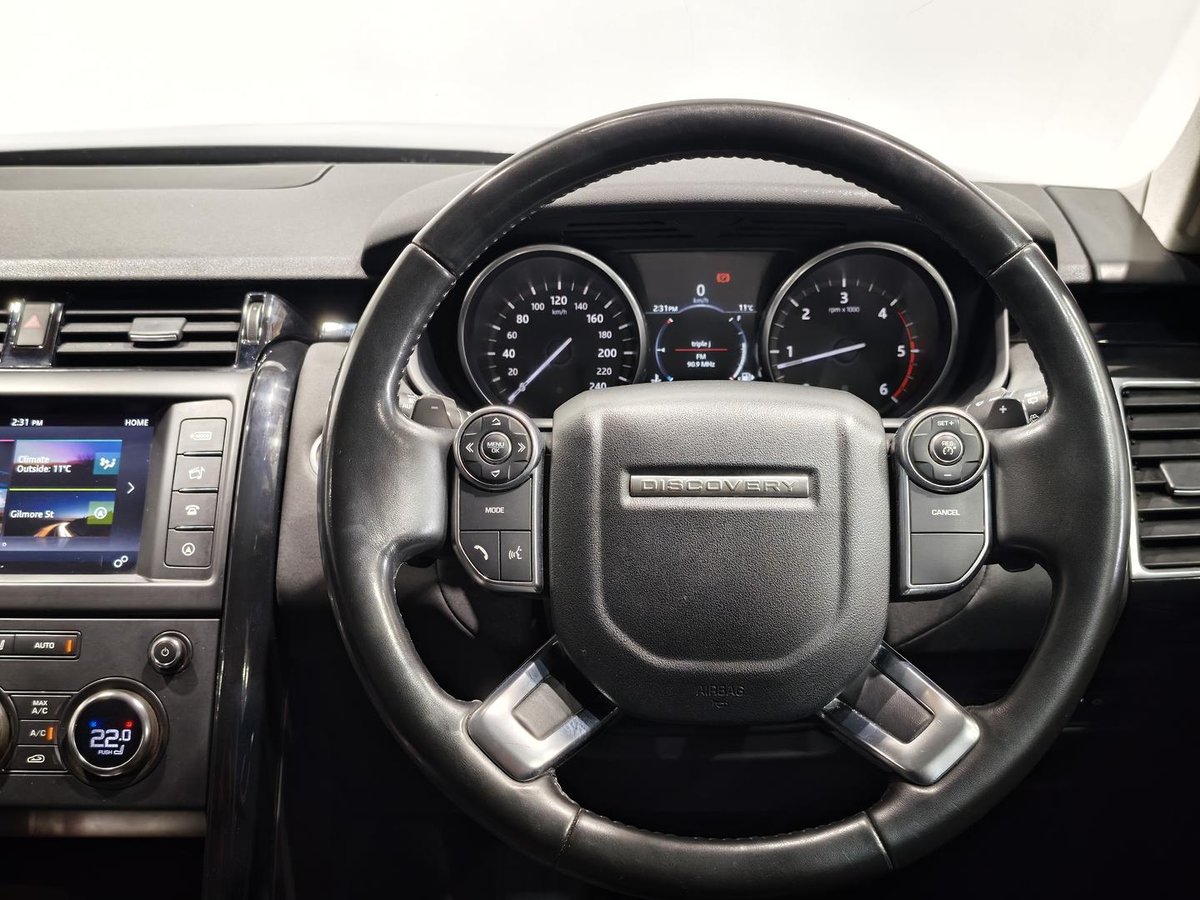 2017 Land Rover Discovery TD6 SE Series 5 MY17 4X4 Dual Range image 16