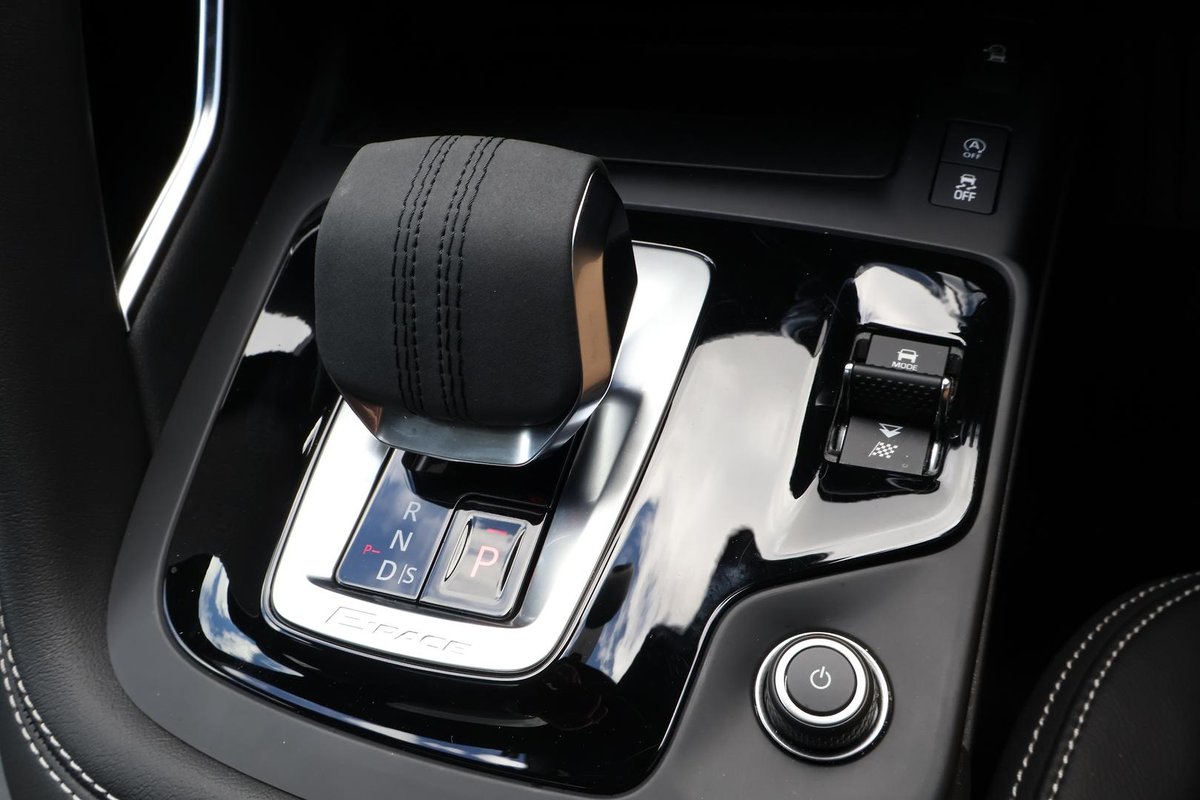 2024 Jaguar E-PACE P250 R-Dynamic SE X540 MY24.5 AWD image 13