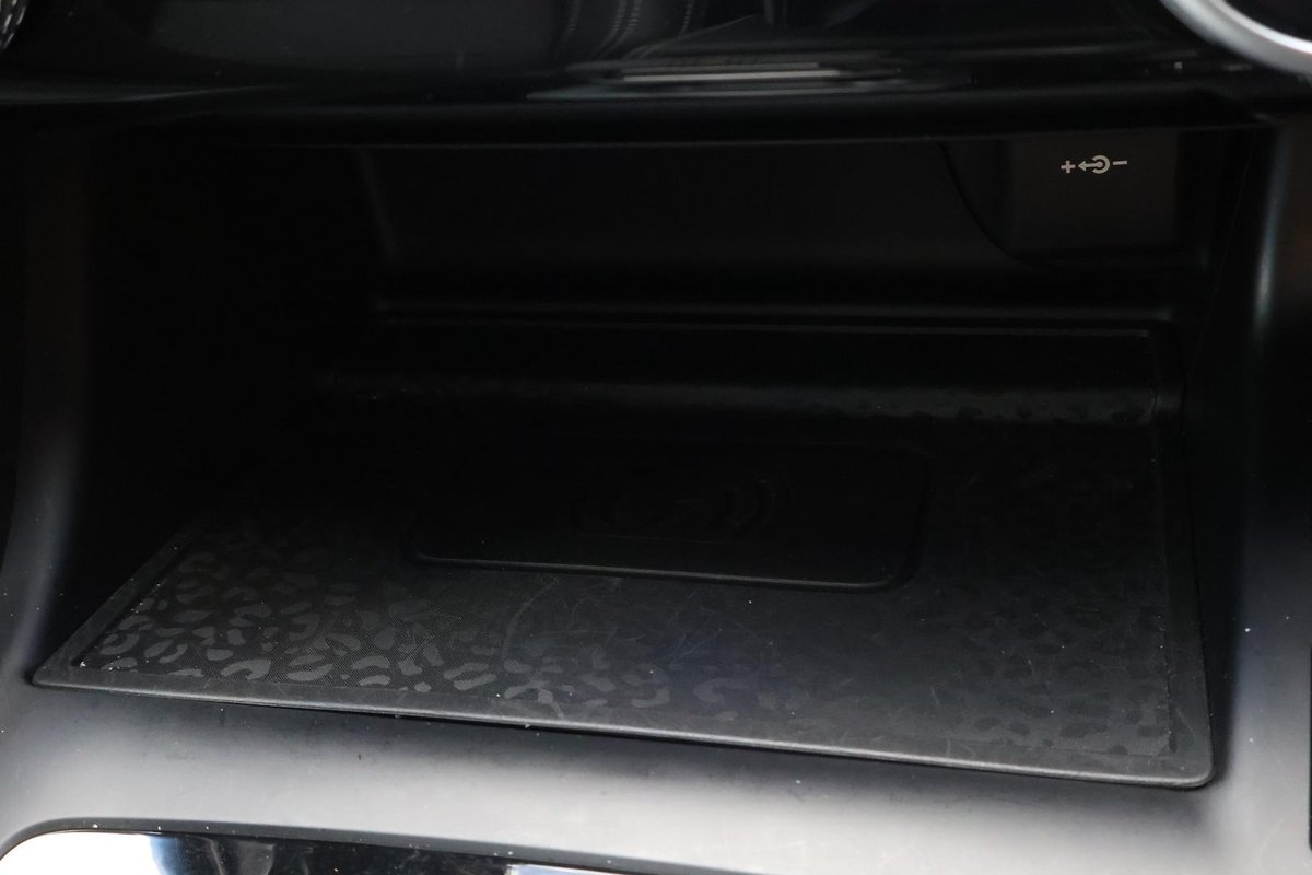 2024 Jaguar E-PACE P250 R-Dynamic SE X540 MY24.5 AWD image 23