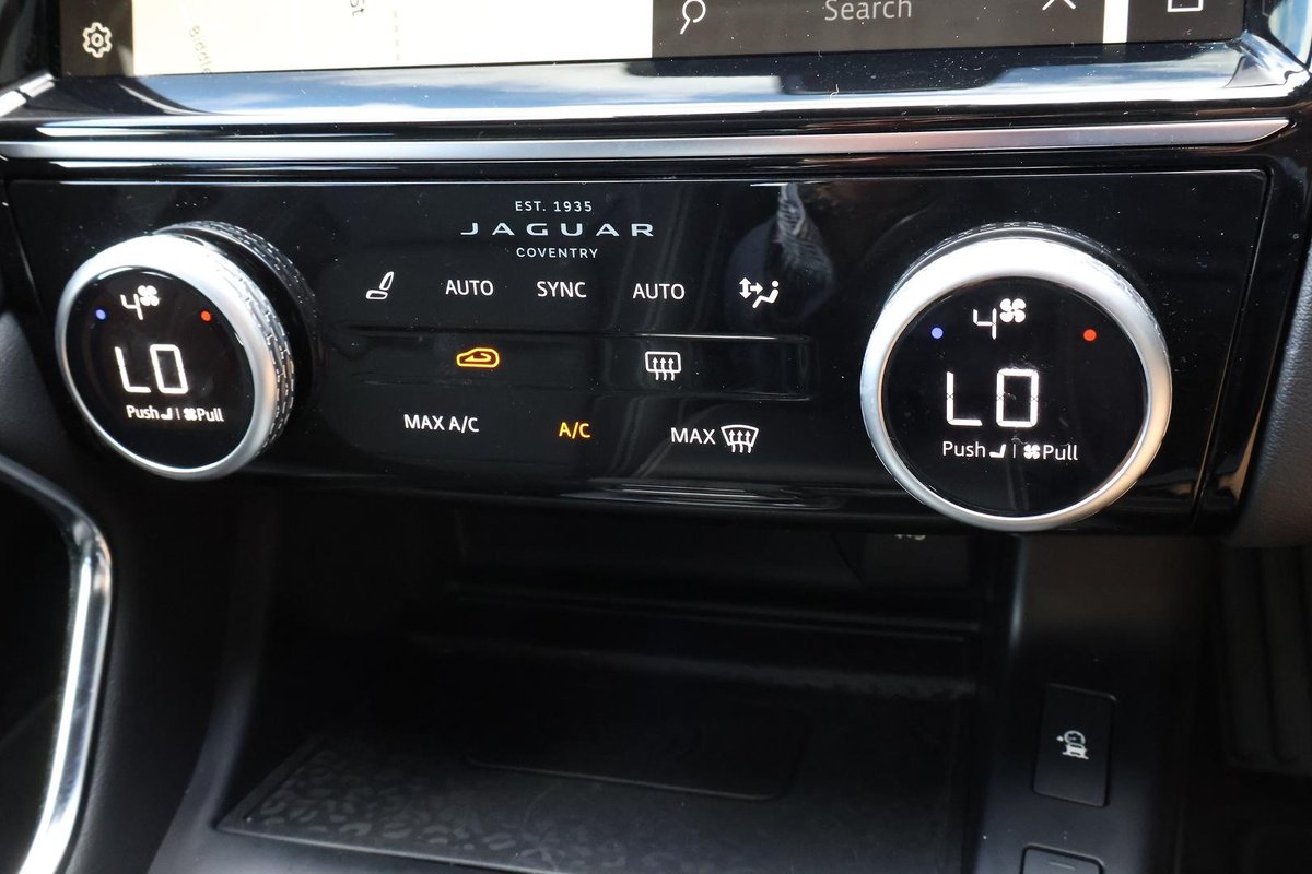 2024 Jaguar E-PACE P250 R-Dynamic SE X540 MY24.5 AWD image 24