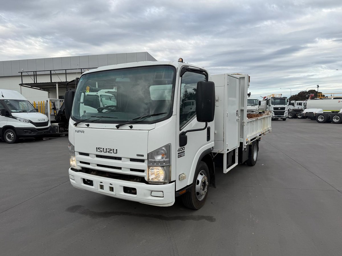 2008 Isuzu N Series NPR 400 image 9