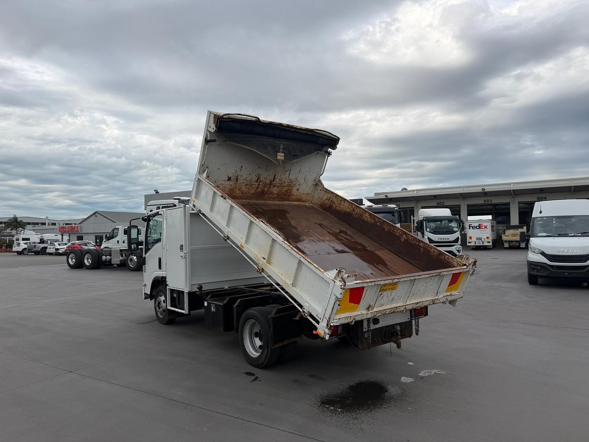 2008 Isuzu N Series NPR 400 image 22